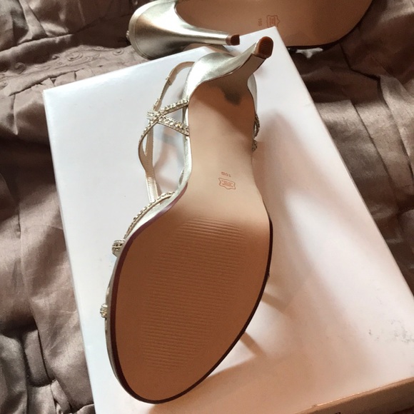 Sandals - Picture 4 of 4